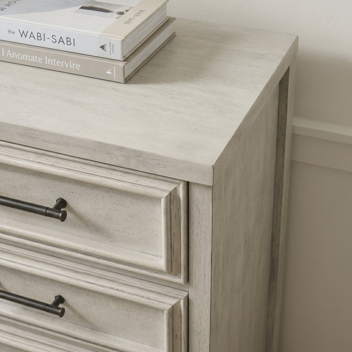 Galano 28.7" W Traditional 5 Drawer Chest with Solid Wood Details and Interlocking Drawers