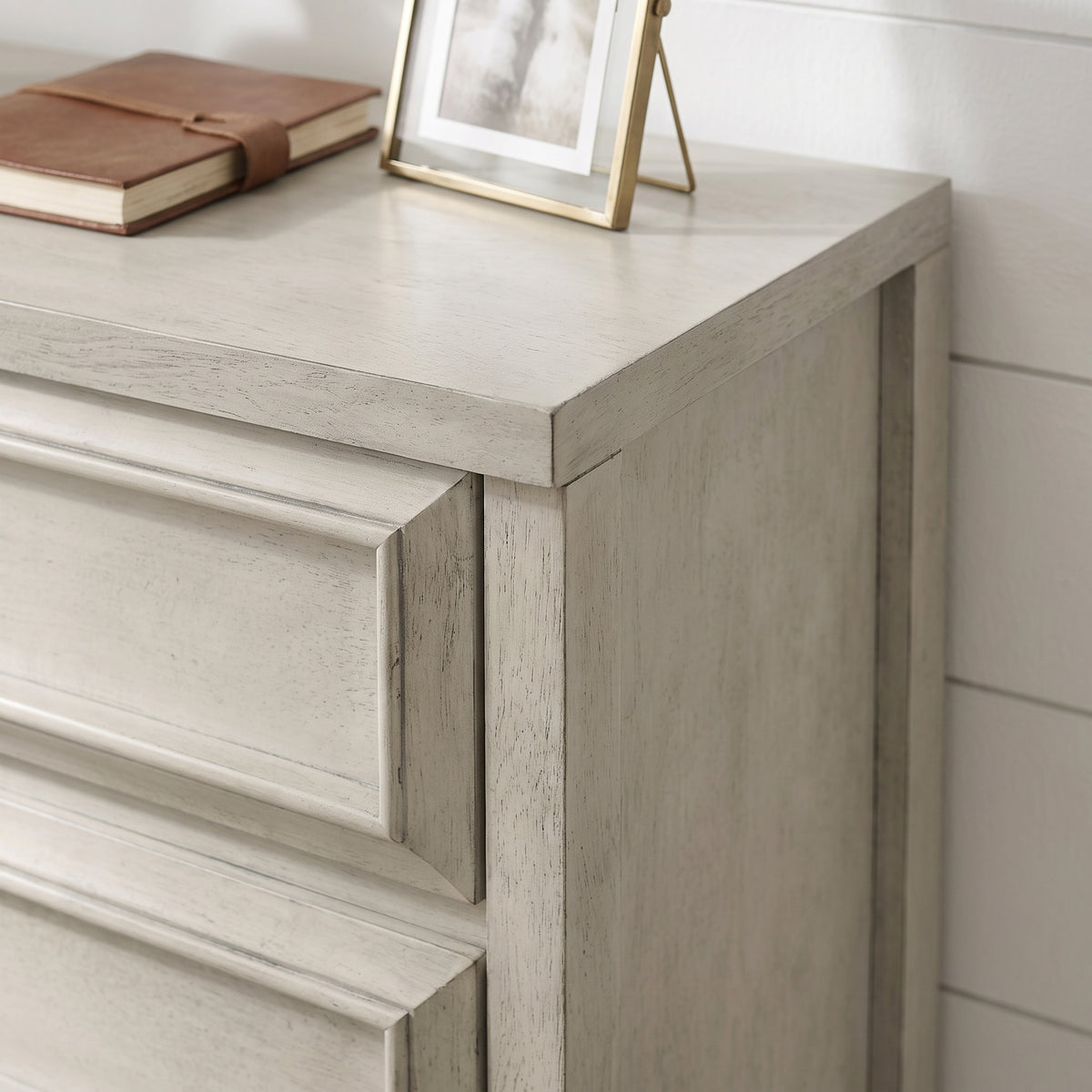 Galano 28.7" W Transitional 5 Drawer Chest with Solid Wood Feet and Interlocking Drawers
