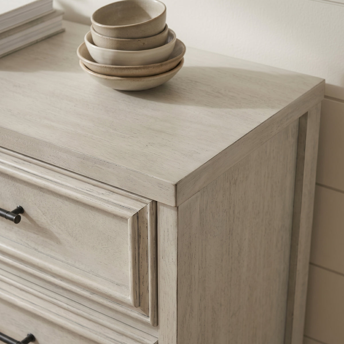 Galano 54.9" W Traditional 6 Drawer Dresser with Solid Wood Feet and Interlocking Drawers